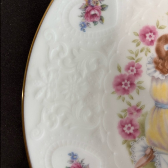 Vintage Valentine’s Day Royal Doulton 1977  Victorian  Collector Plate - Picture 3 of 7